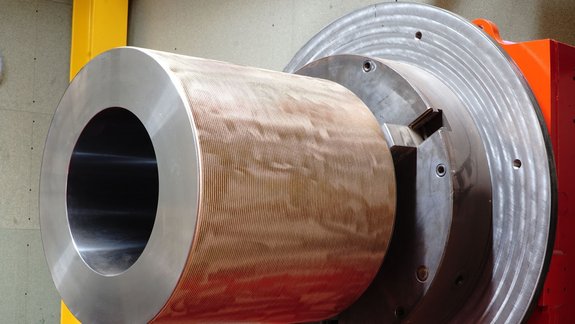 Large tube finished with laser cladding with Laserline diode lasers