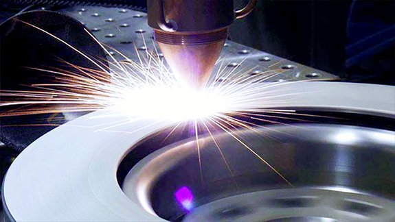 Laser cladding process on a brake disc by Laserline diode lasers