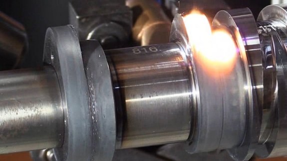 Camshaft during hardening process with laser heat treatment by Laserline Diode Lasers